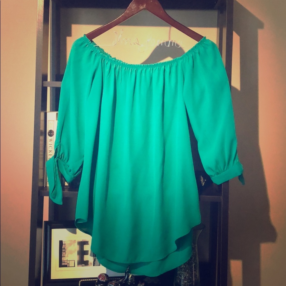 Flowy off the shoulder 3/4 length sleeve top
